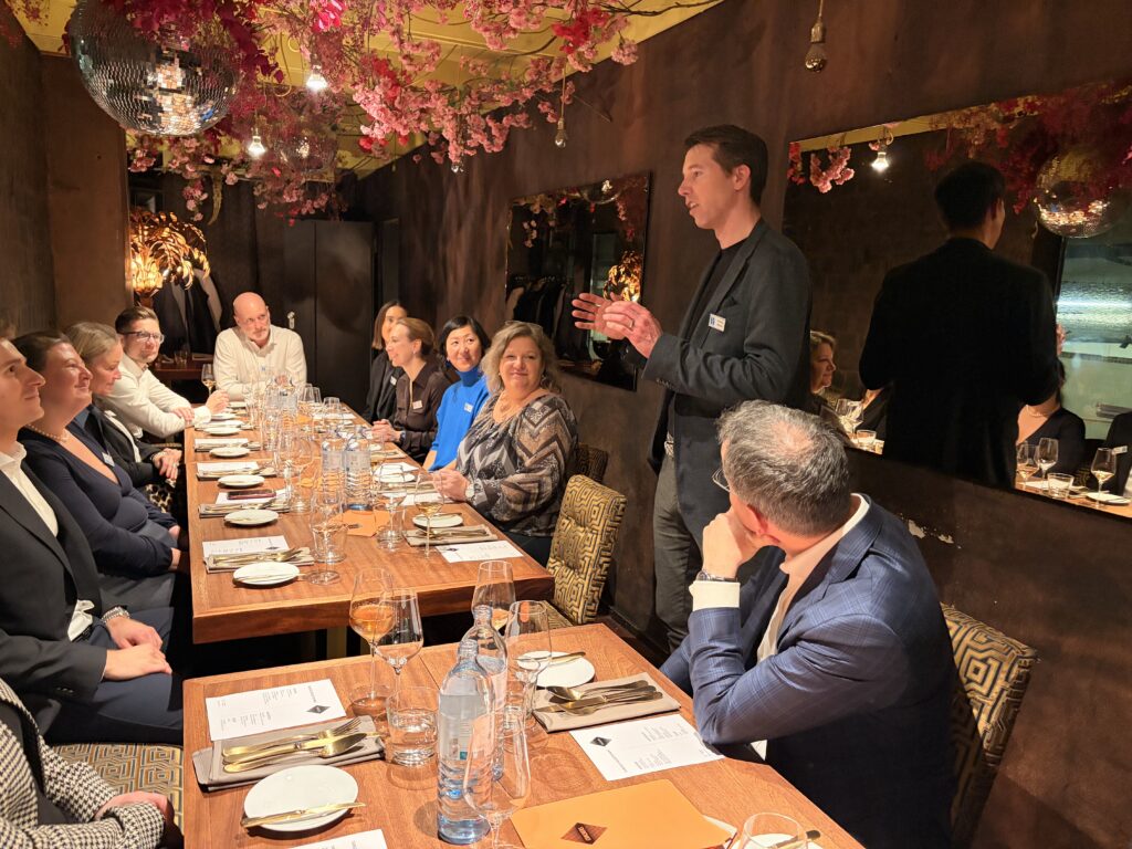 Andreas Schmitz begrüßt zum Networking Event des TransFair Navigators.jpeg